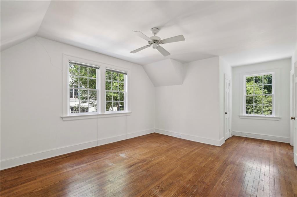 254 Alberta Drive NE