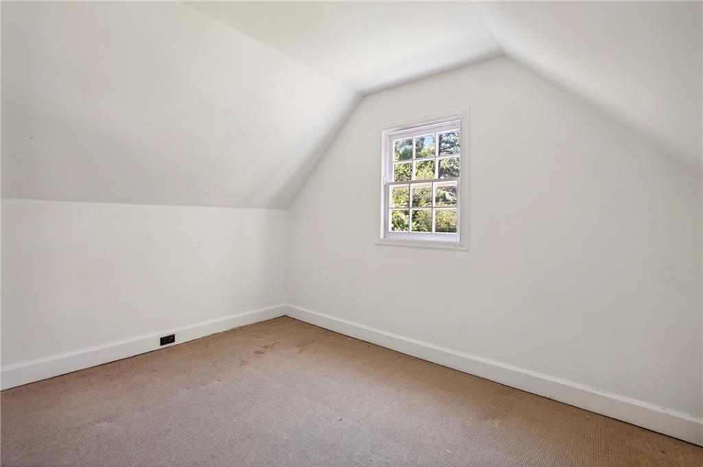 254 Alberta Drive NE