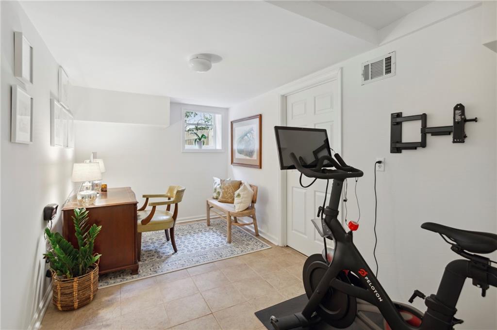 2947 Westminster Circle NW