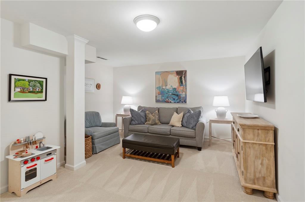 2947 Westminster Circle NW