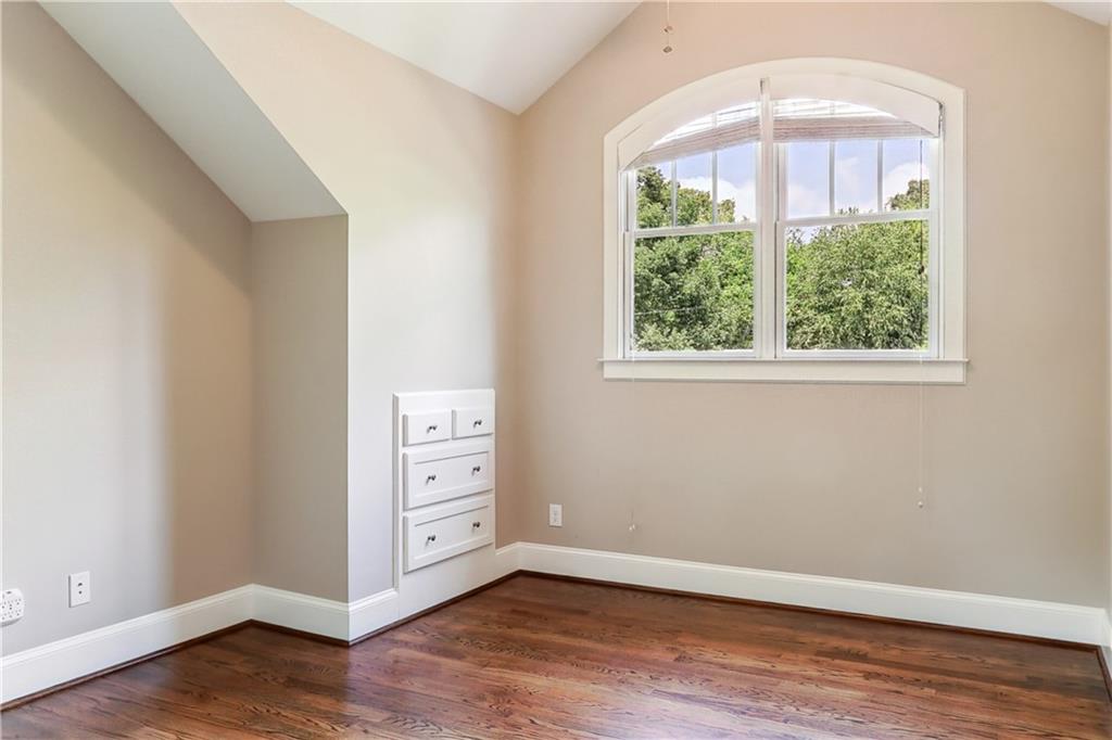 615 Ponce De Leon Place