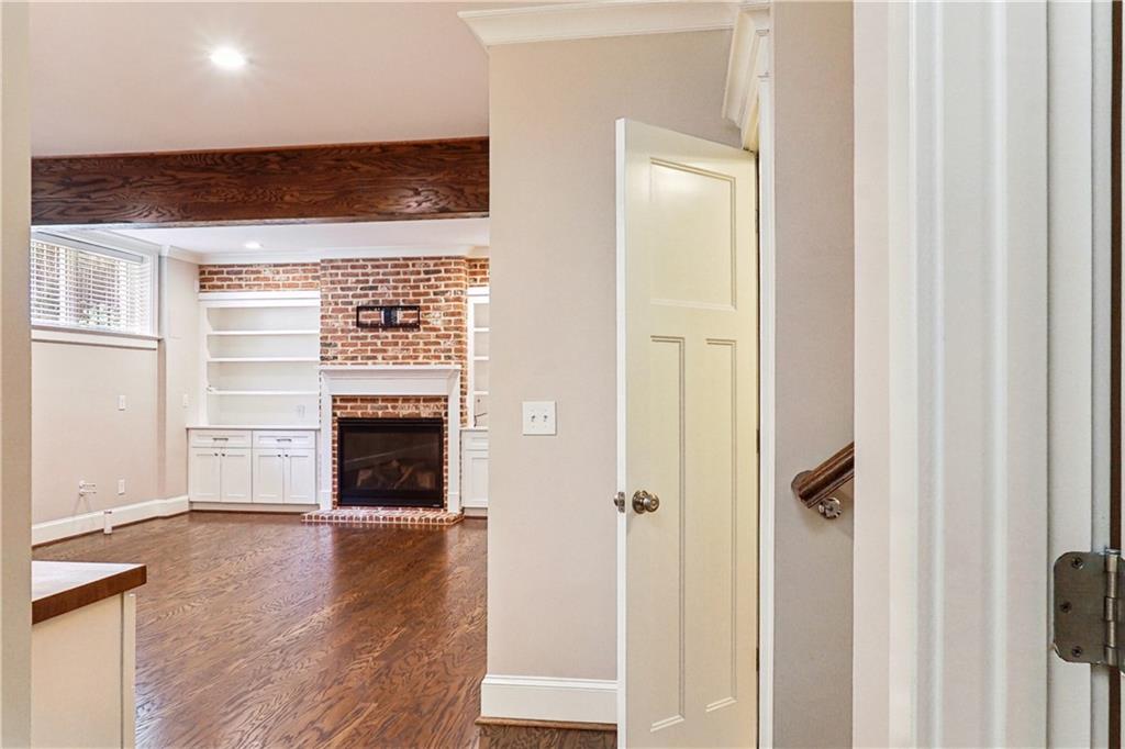 615 Ponce De Leon Place