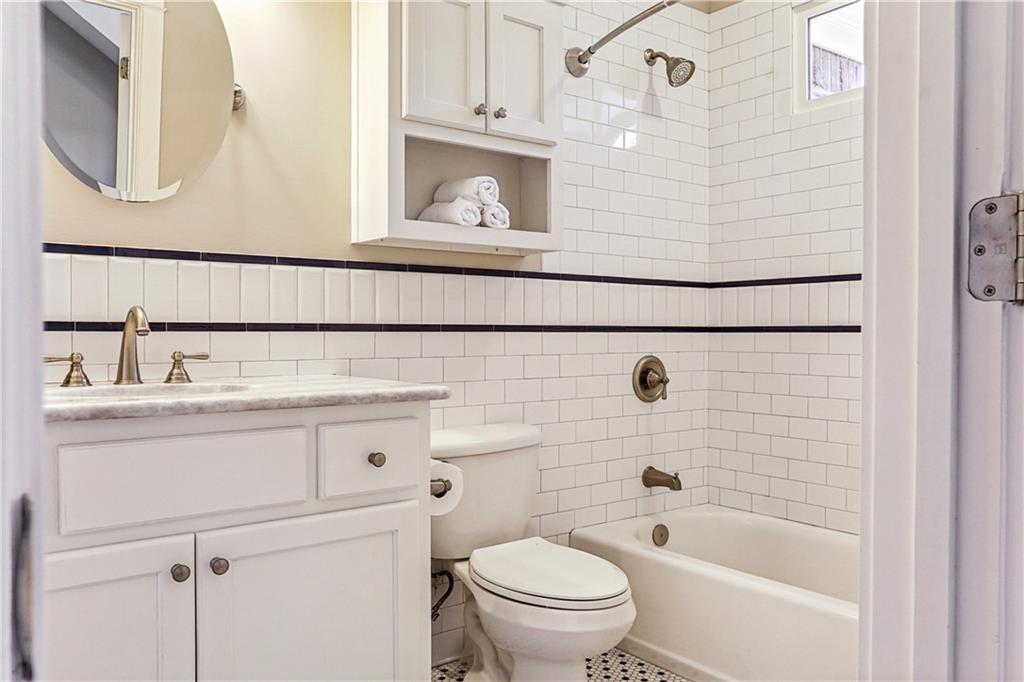 615 Ponce De Leon Place