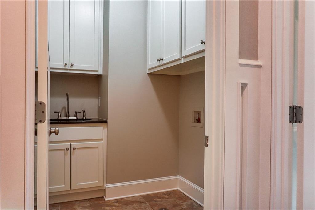 615 Ponce De Leon Place