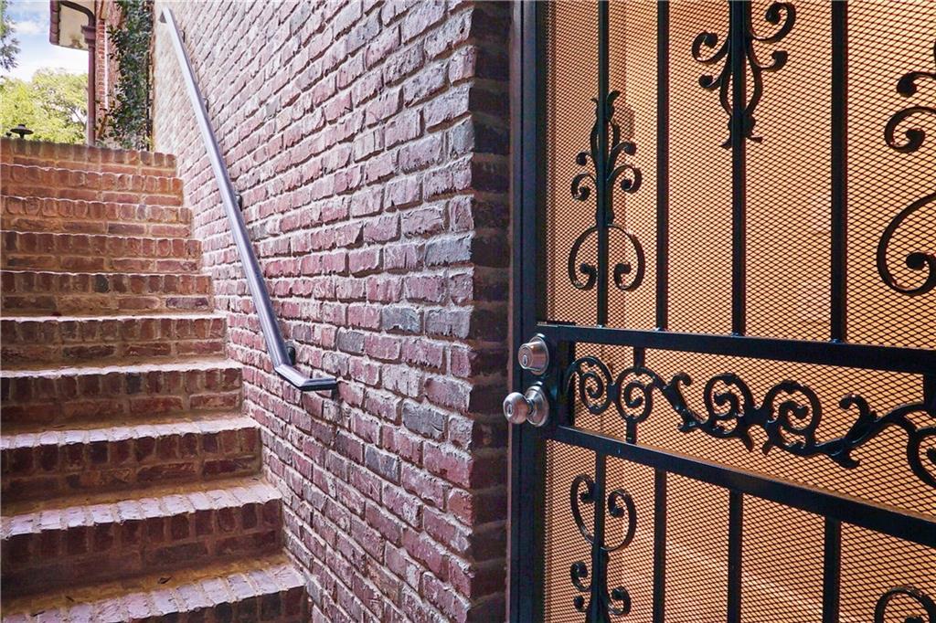 615 Ponce De Leon Place