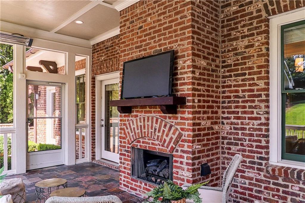 615 Ponce De Leon Place