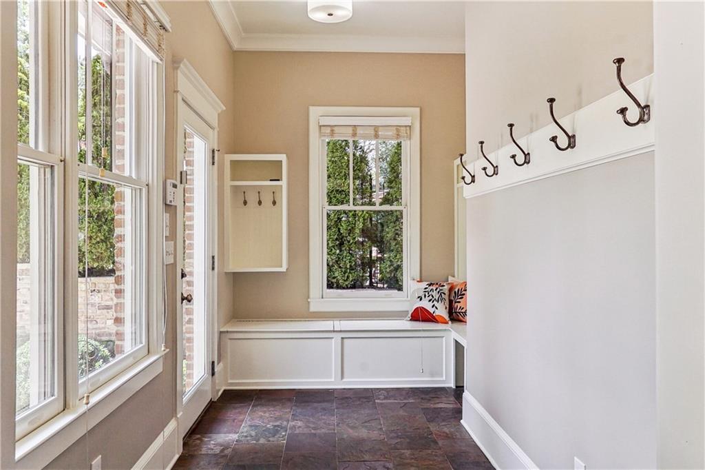 615 Ponce De Leon Place