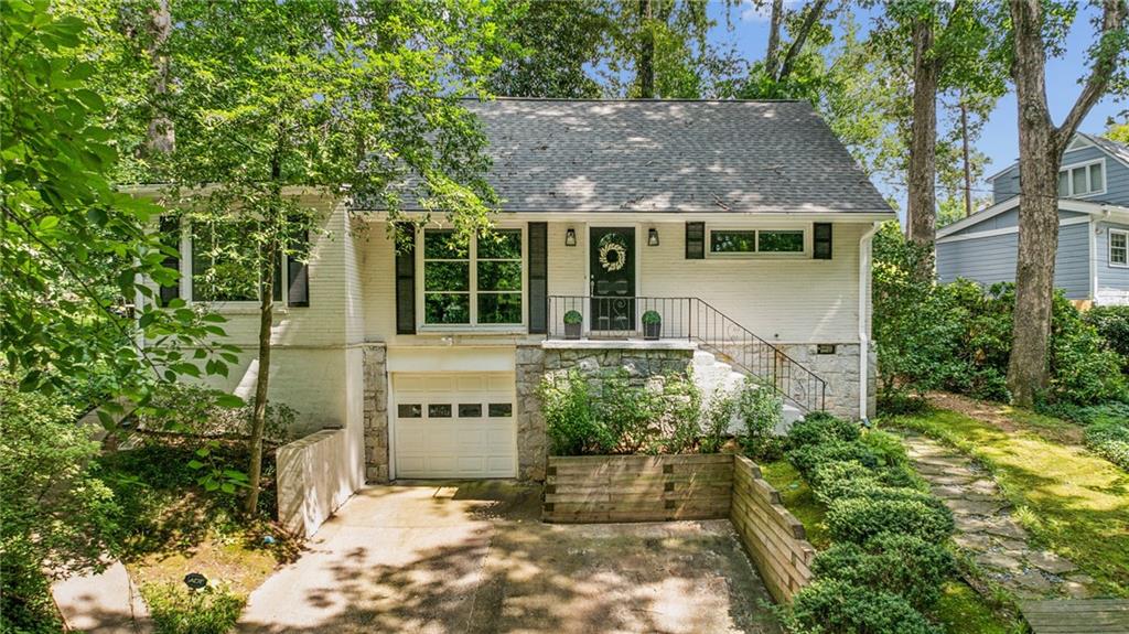 2633 Ridgemore Road NW