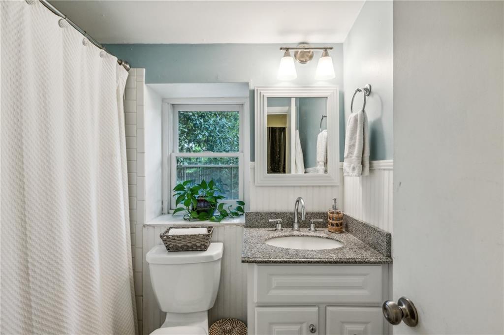 2633 Ridgemore Road NW