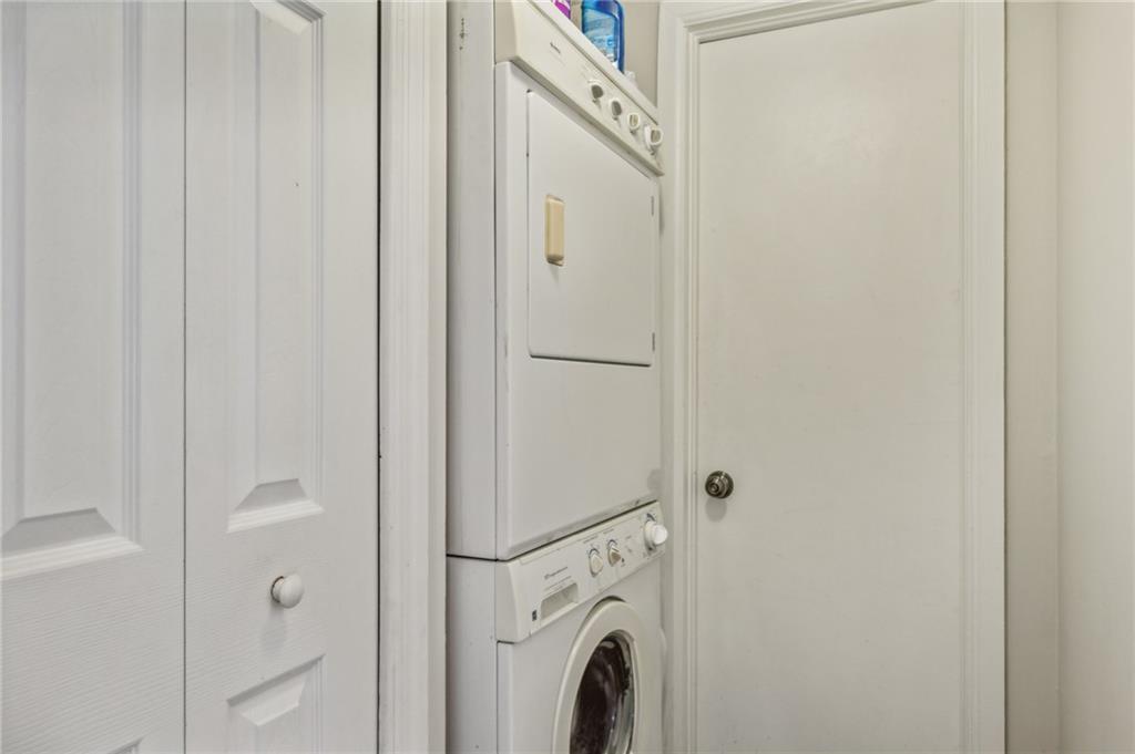 2633 Ridgemore Road NW