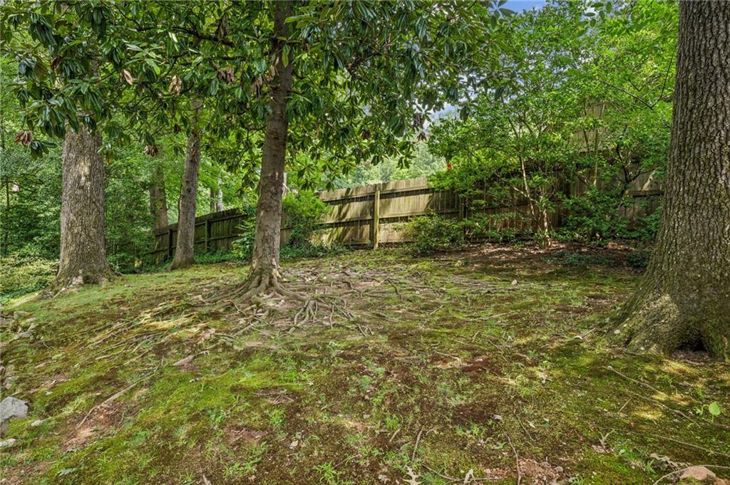 2633 Ridgemore Road NW