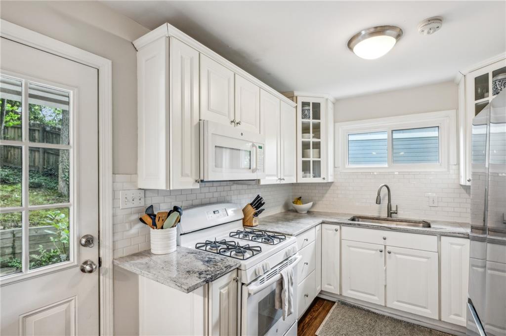 2633 Ridgemore Road NW