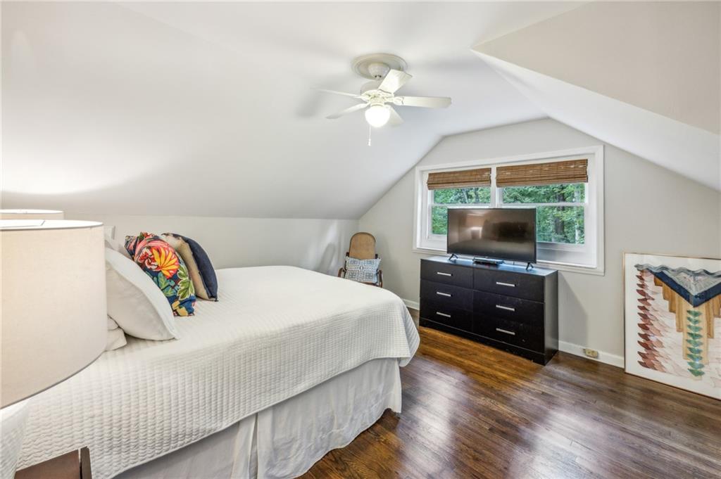 2633 Ridgemore Road NW