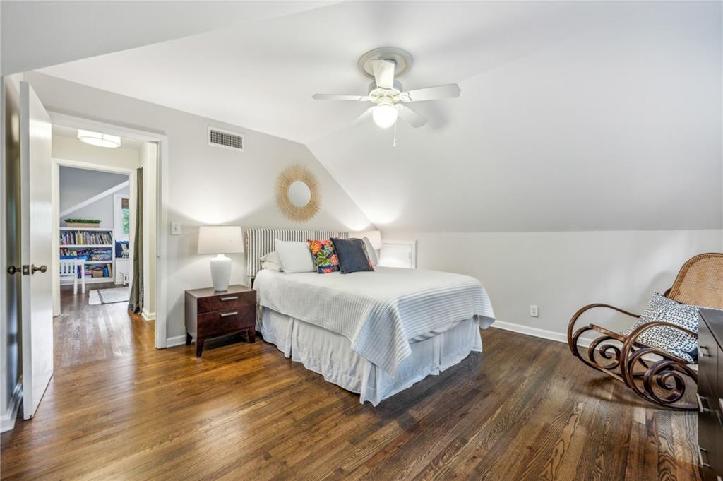 2633 Ridgemore Road NW