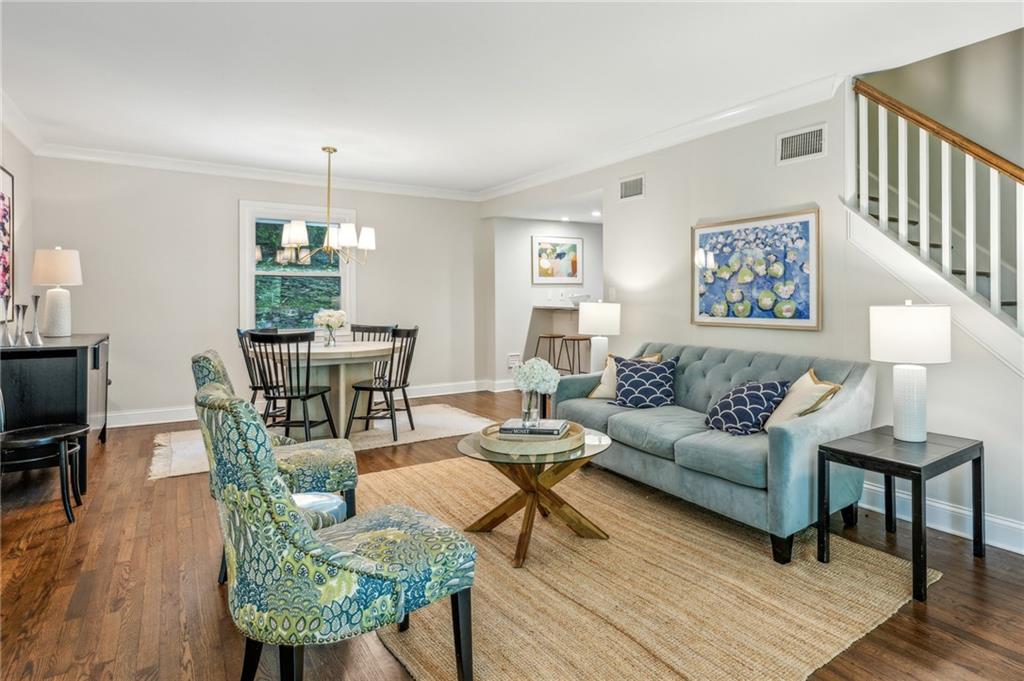 2633 Ridgemore Road NW