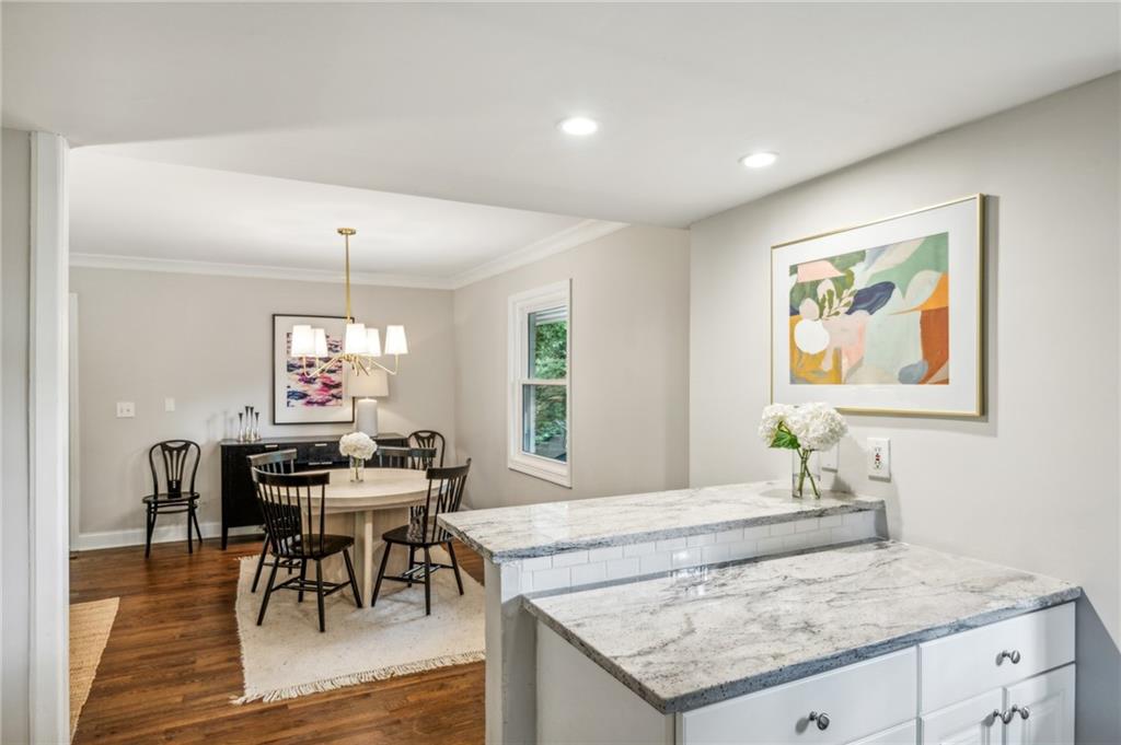 2633 Ridgemore Road NW