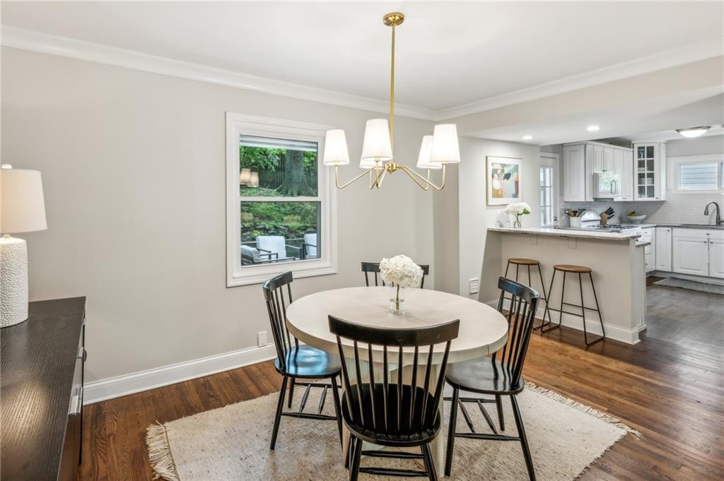 2633 Ridgemore Road NW