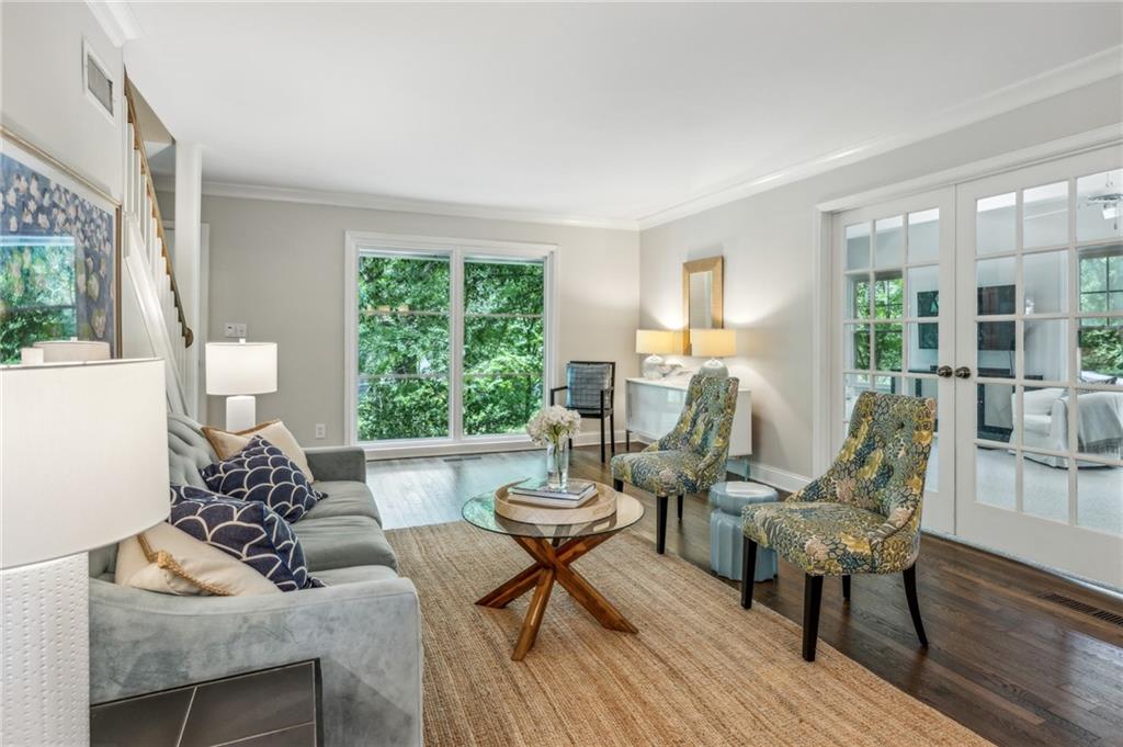 2633 Ridgemore Road NW