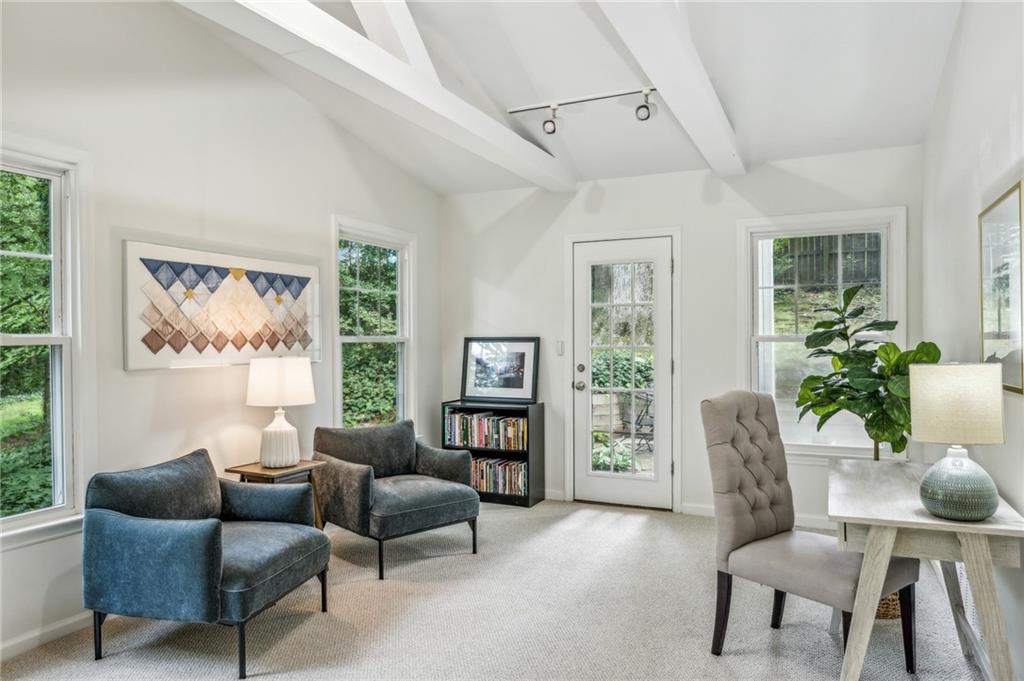 2633 Ridgemore Road NW