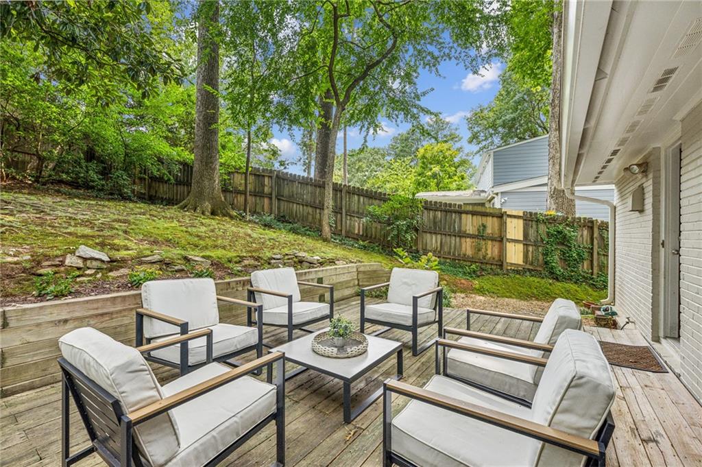 2633 Ridgemore Road NW