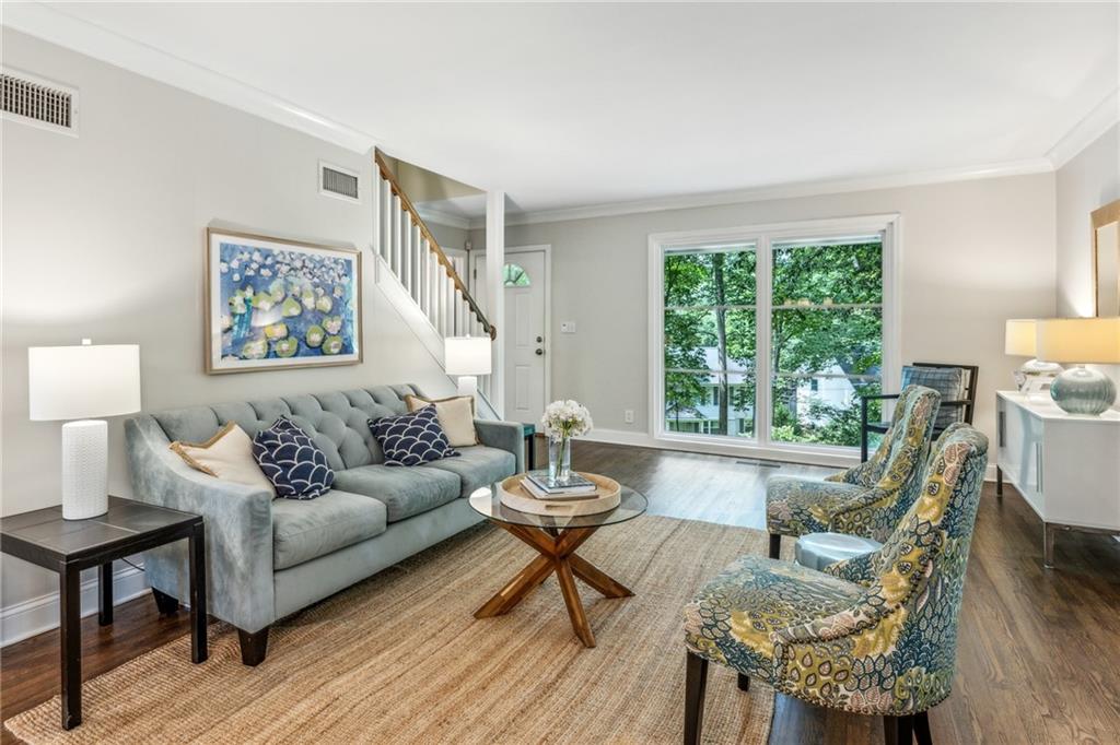 2633 Ridgemore Road NW