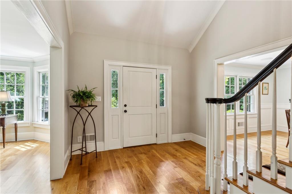 525 Broadland Road NW