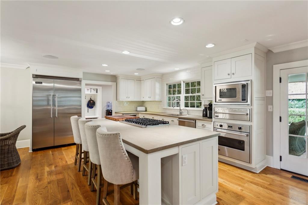 525 Broadland Road NW