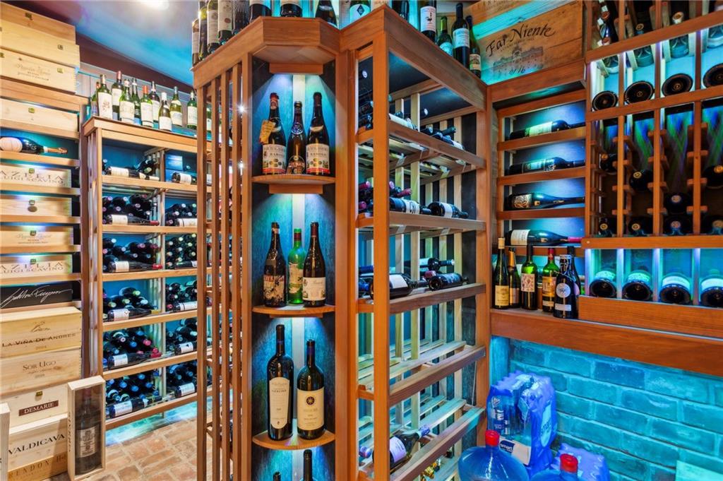 525 Broadland Road NW