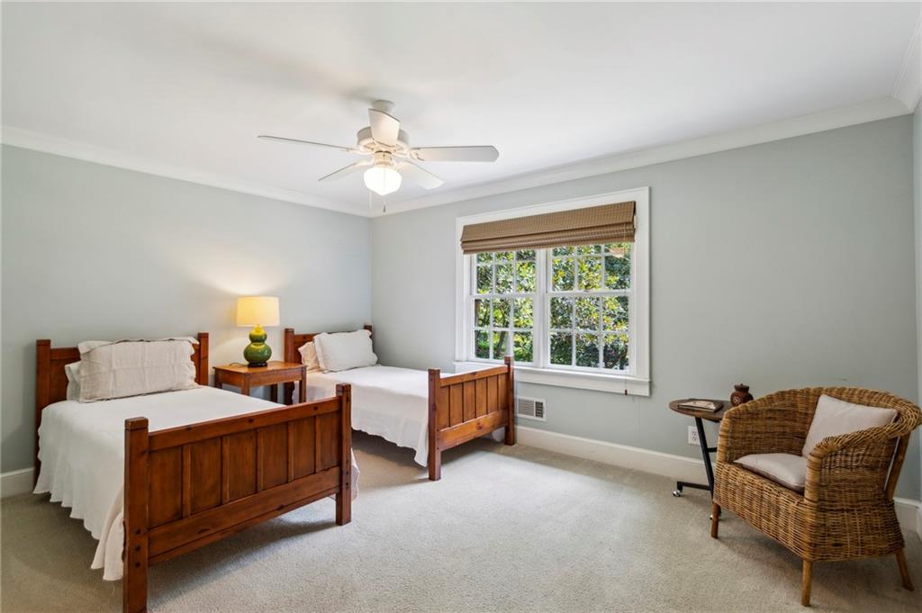 525 Broadland Road NW