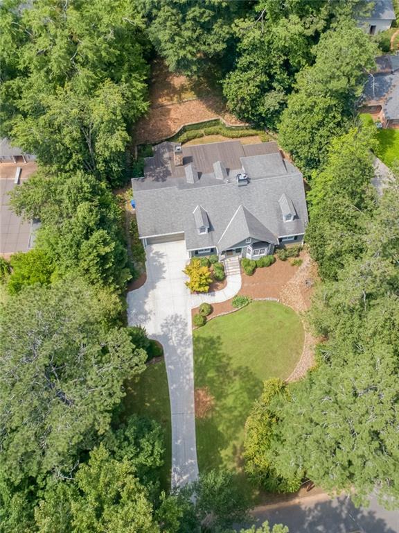 525 Broadland Road NW