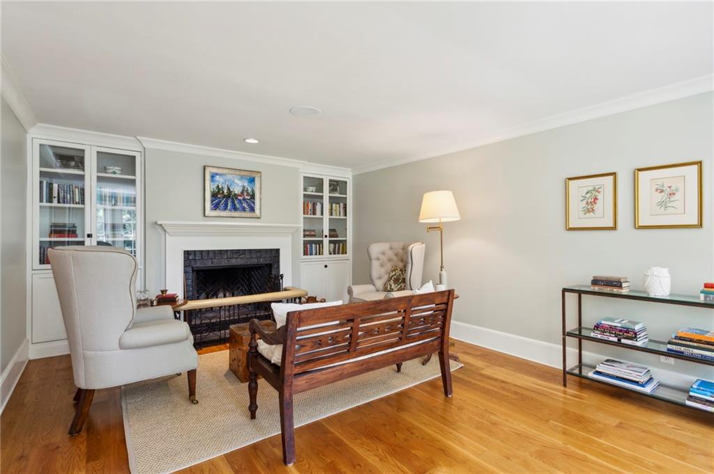 525 Broadland Road NW