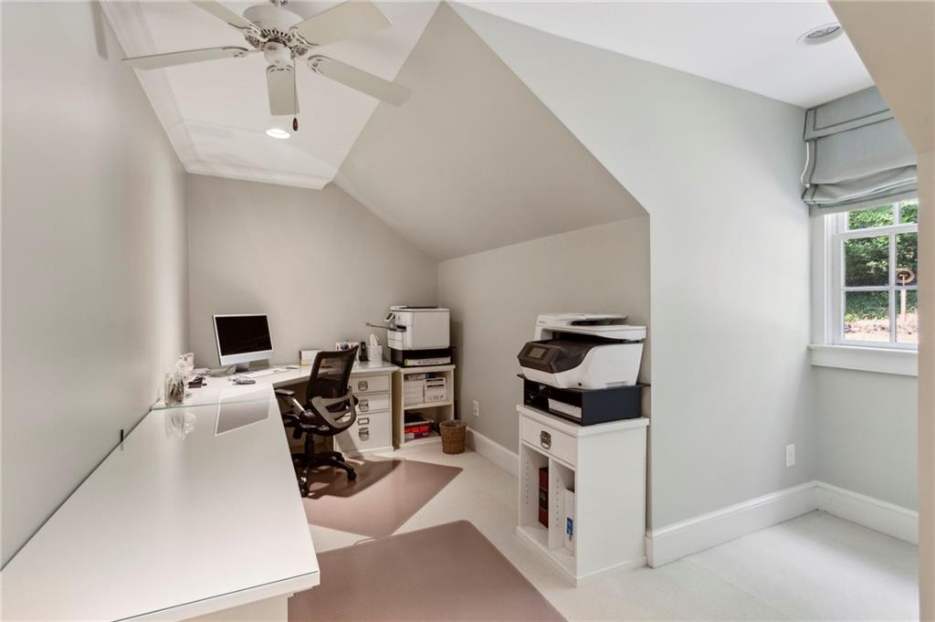 525 Broadland Road NW