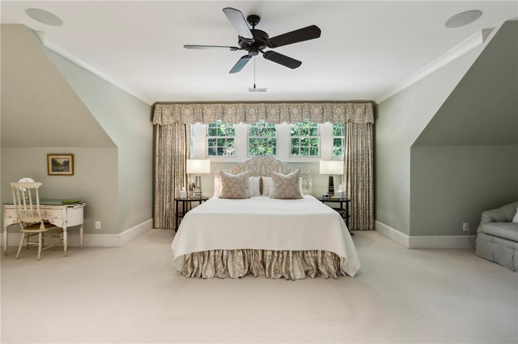 525 Broadland Road NW