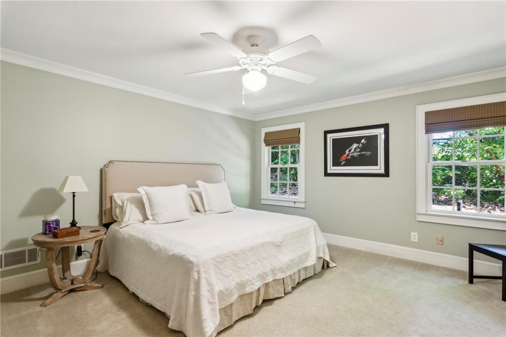 525 Broadland Road NW