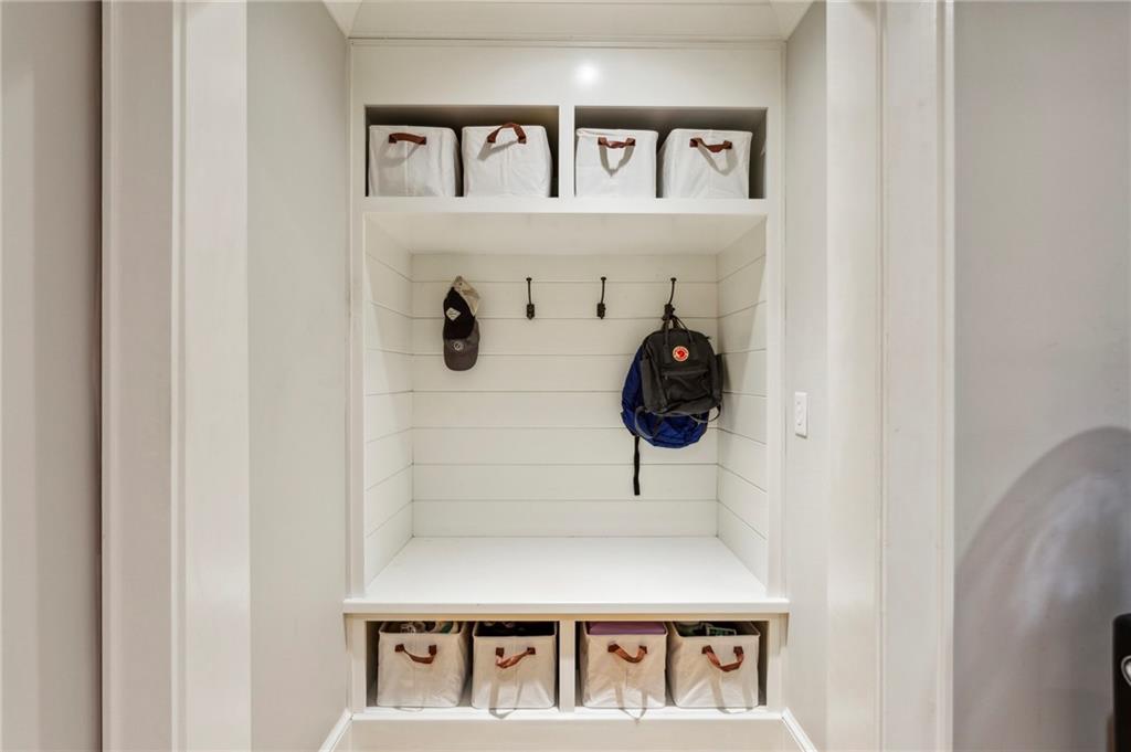 525 Broadland Road NW