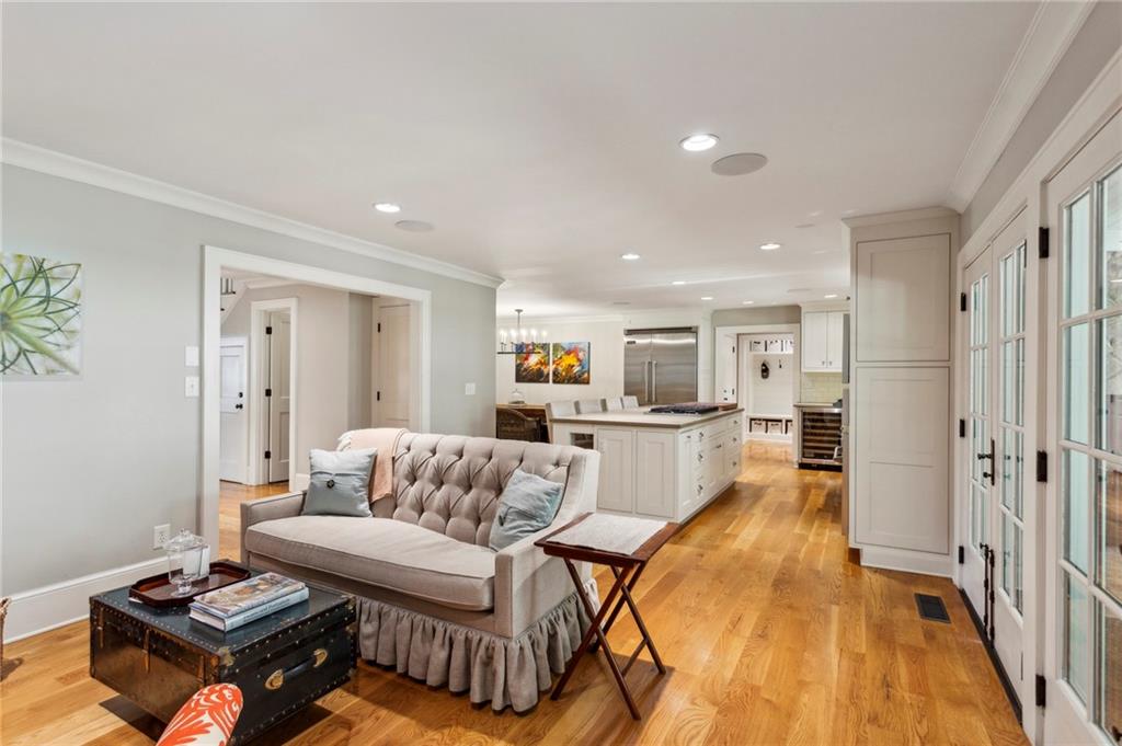 525 Broadland Road NW