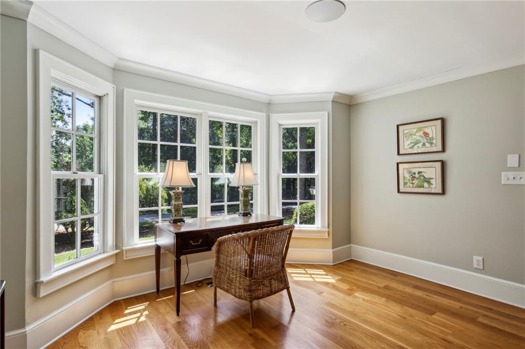 525 Broadland Road NW