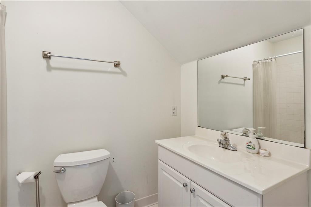 525 Broadland Road NW