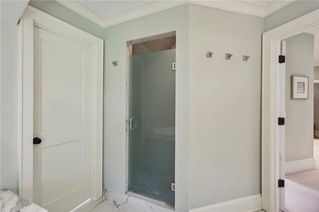 525 Broadland Road NW