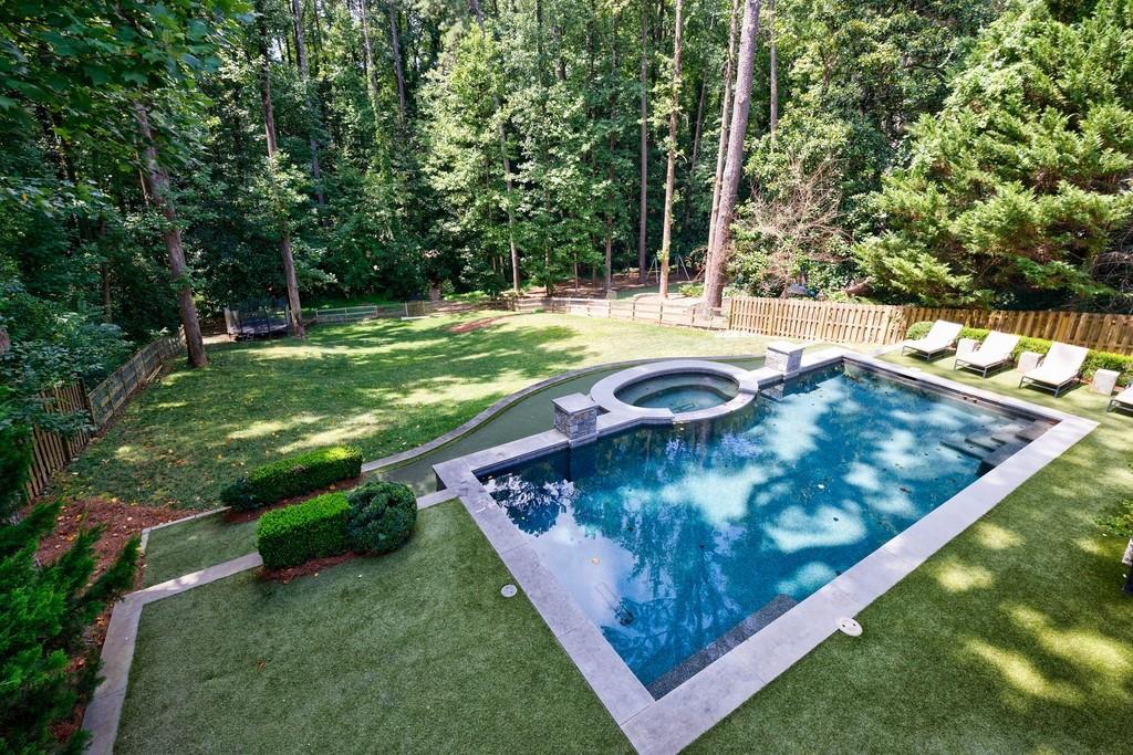 2946 Rockingham Drive NW