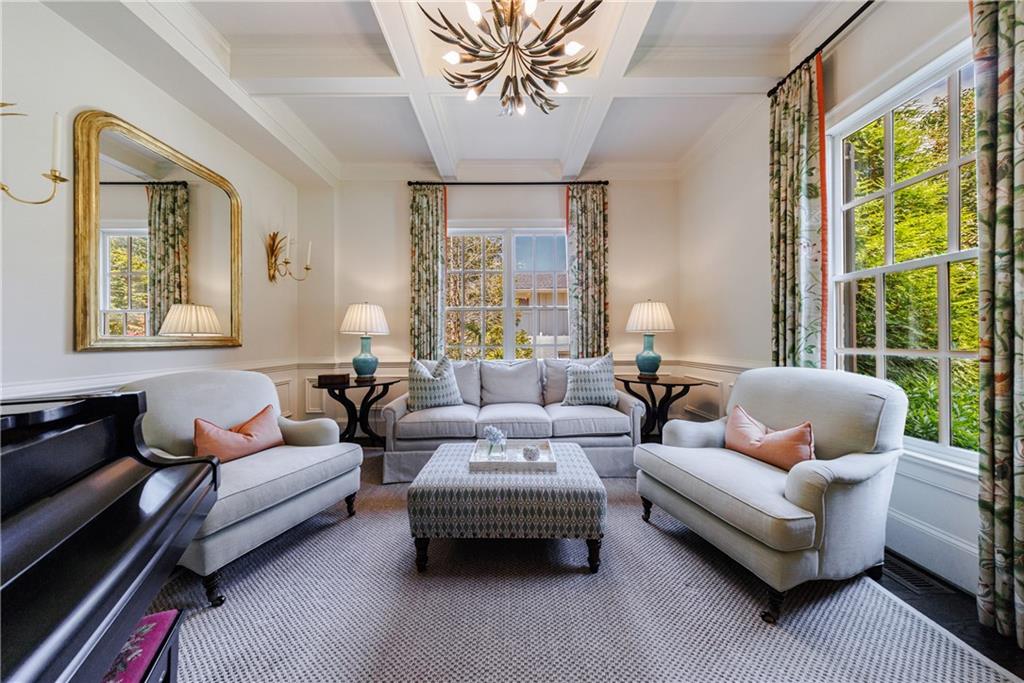 2946 Rockingham Drive NW