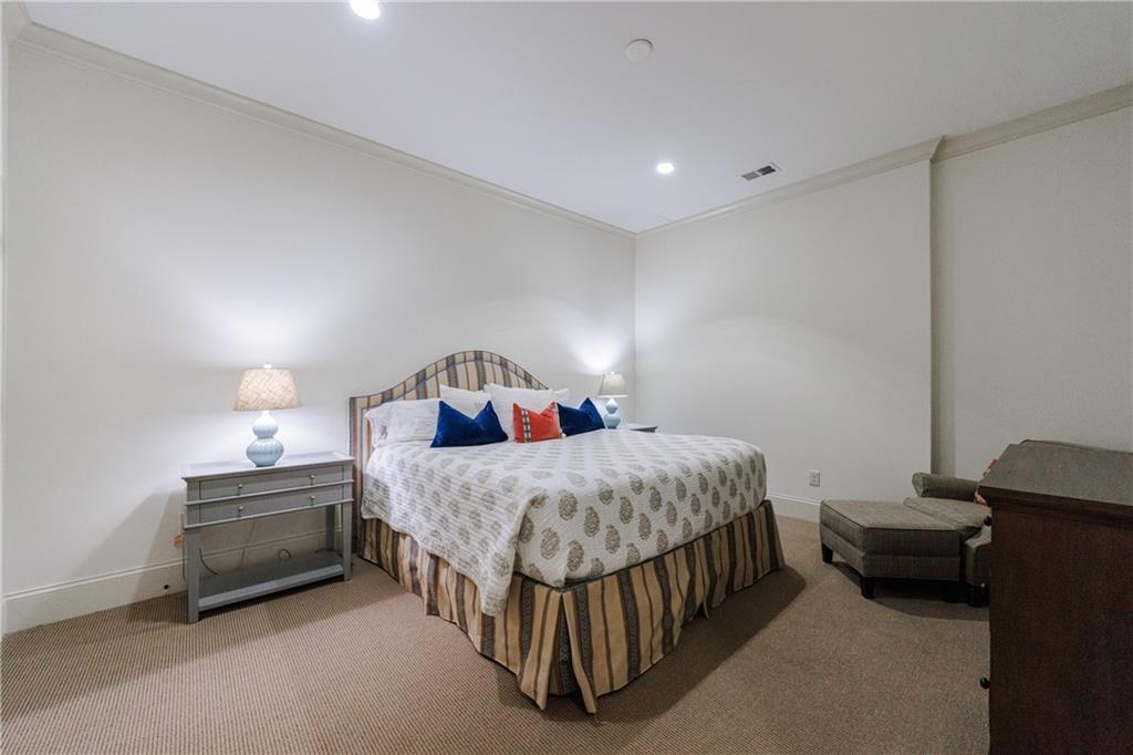 2946 Rockingham Drive NW