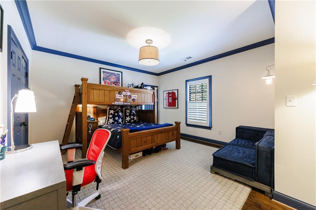 2946 Rockingham Drive NW