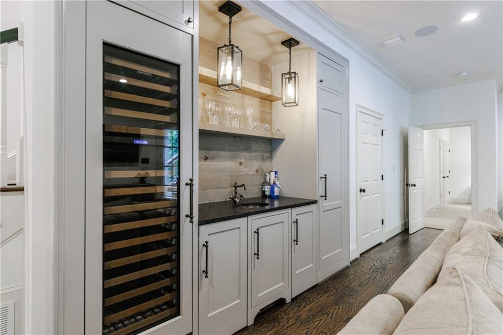 2946 Rockingham Drive NW