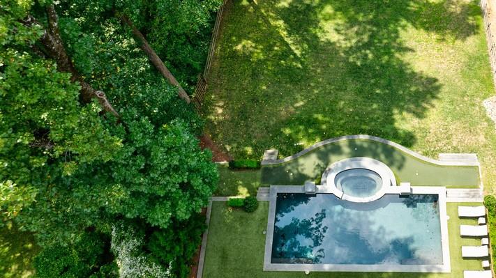 2946 Rockingham Drive NW