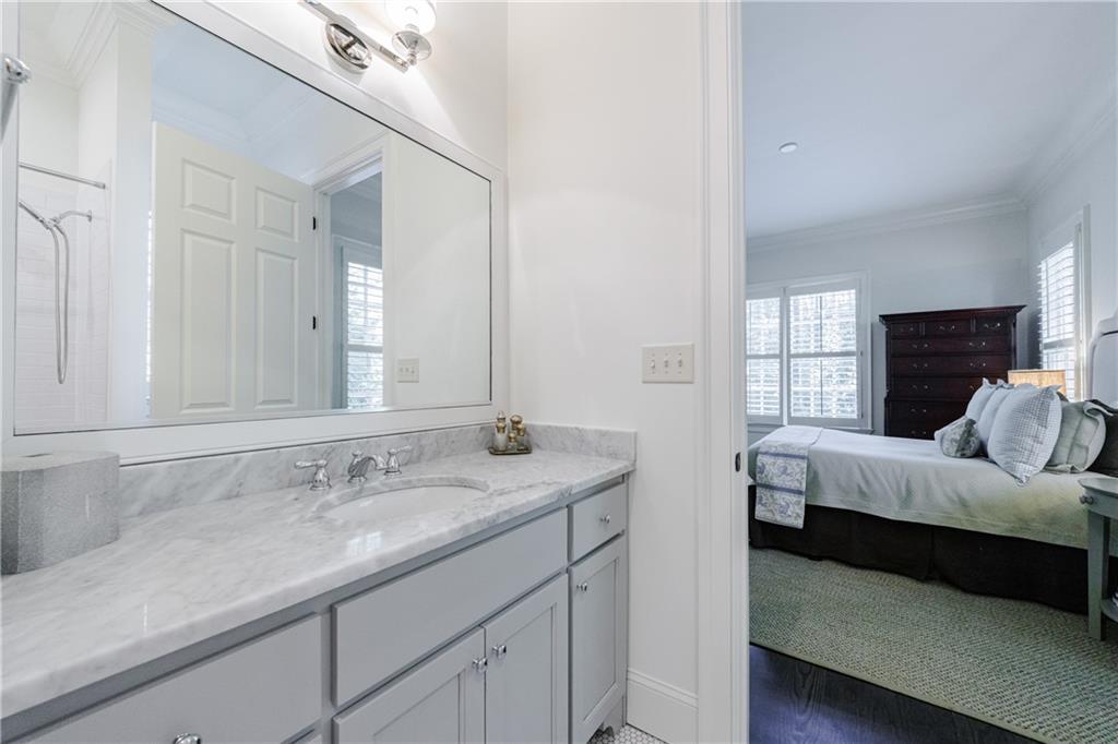 2946 Rockingham Drive NW