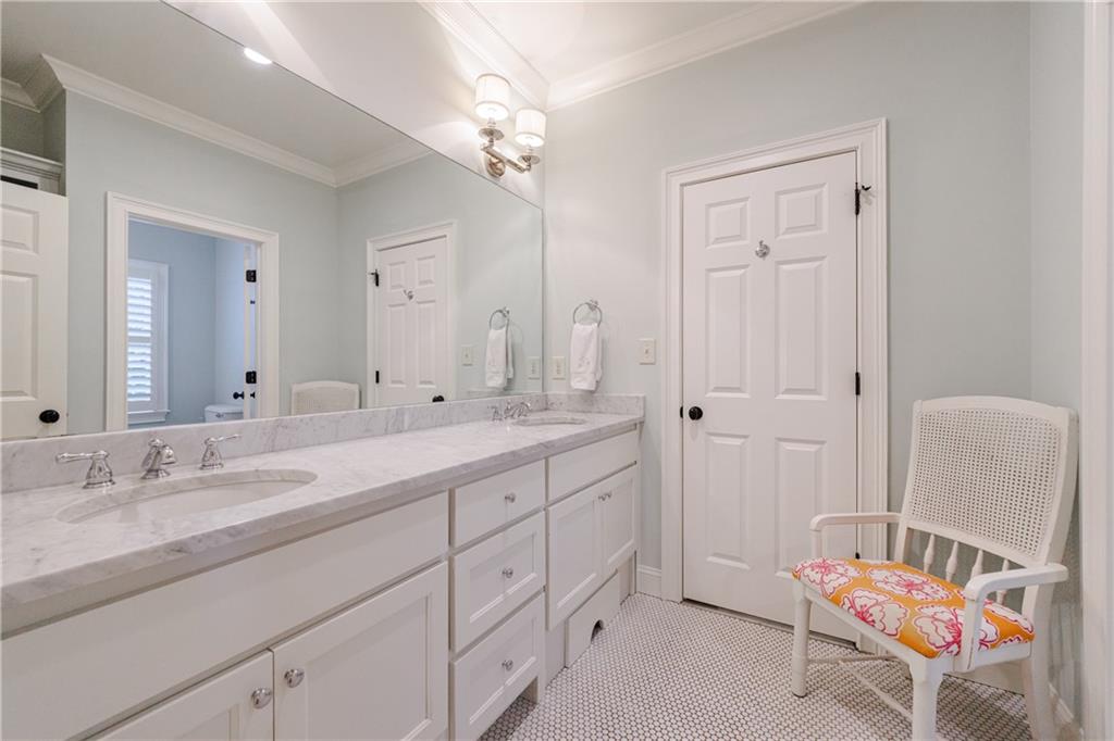 2946 Rockingham Drive NW