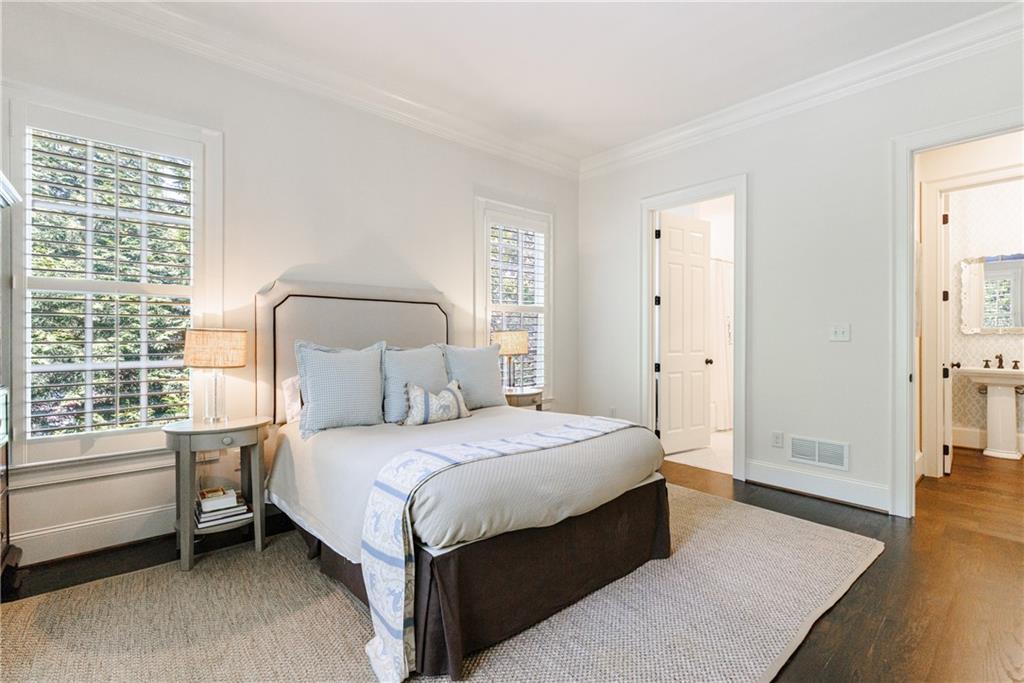 2946 Rockingham Drive NW