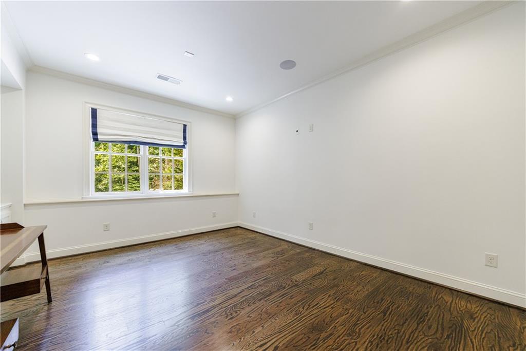 2946 Rockingham Drive NW