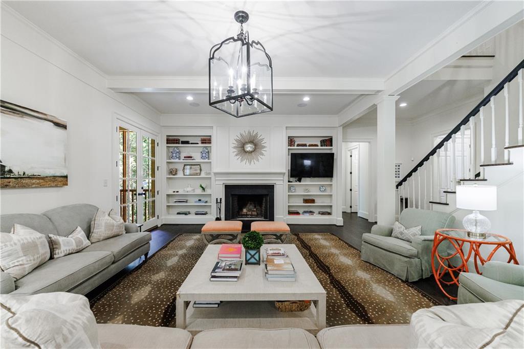 2946 Rockingham Drive NW